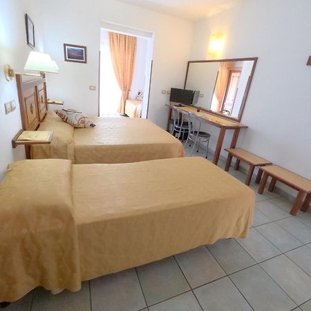 Hotel La Playa Cala Gonone Buitenkant foto