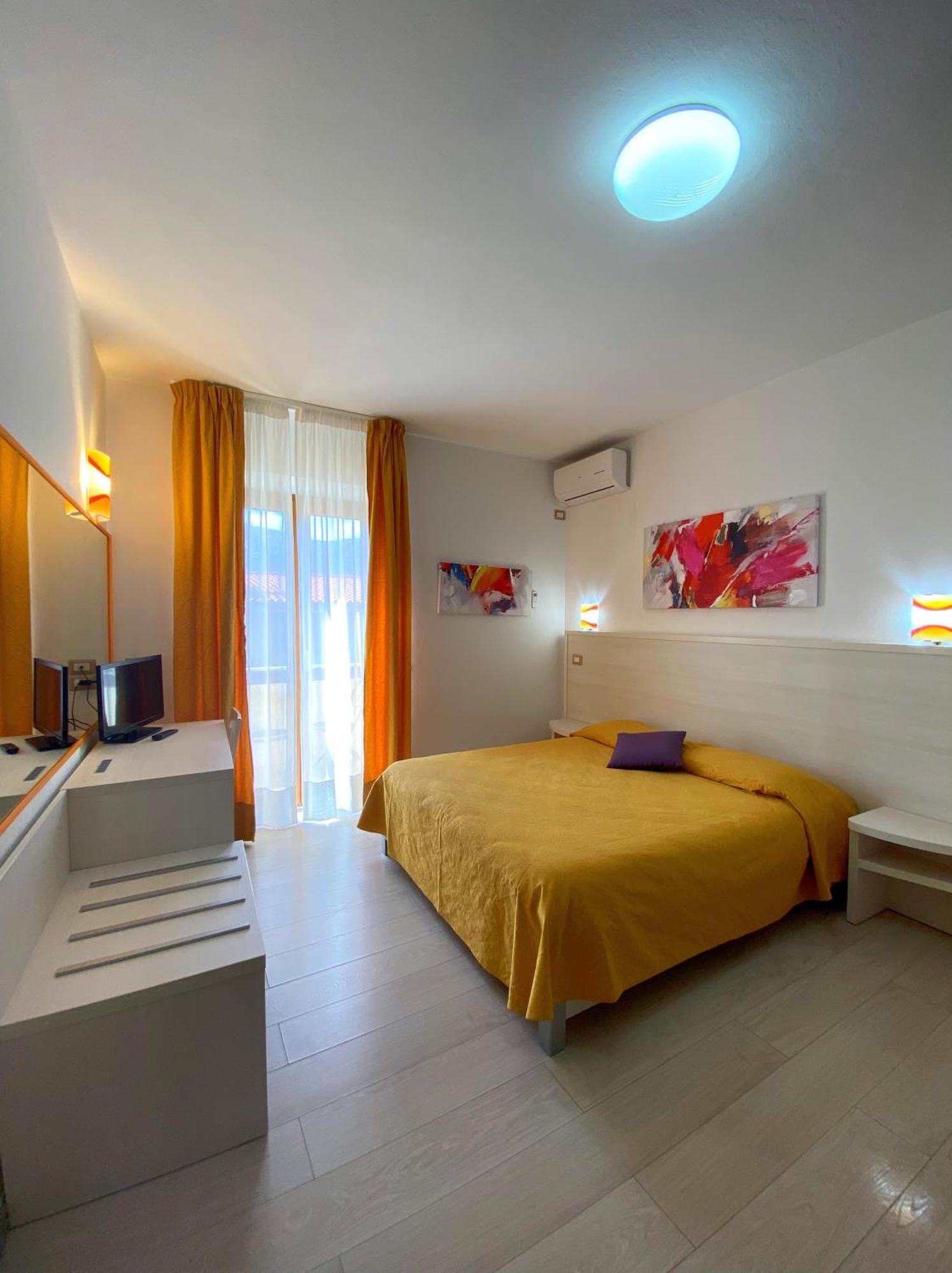 Hotel La Playa Cala Gonone Buitenkant foto