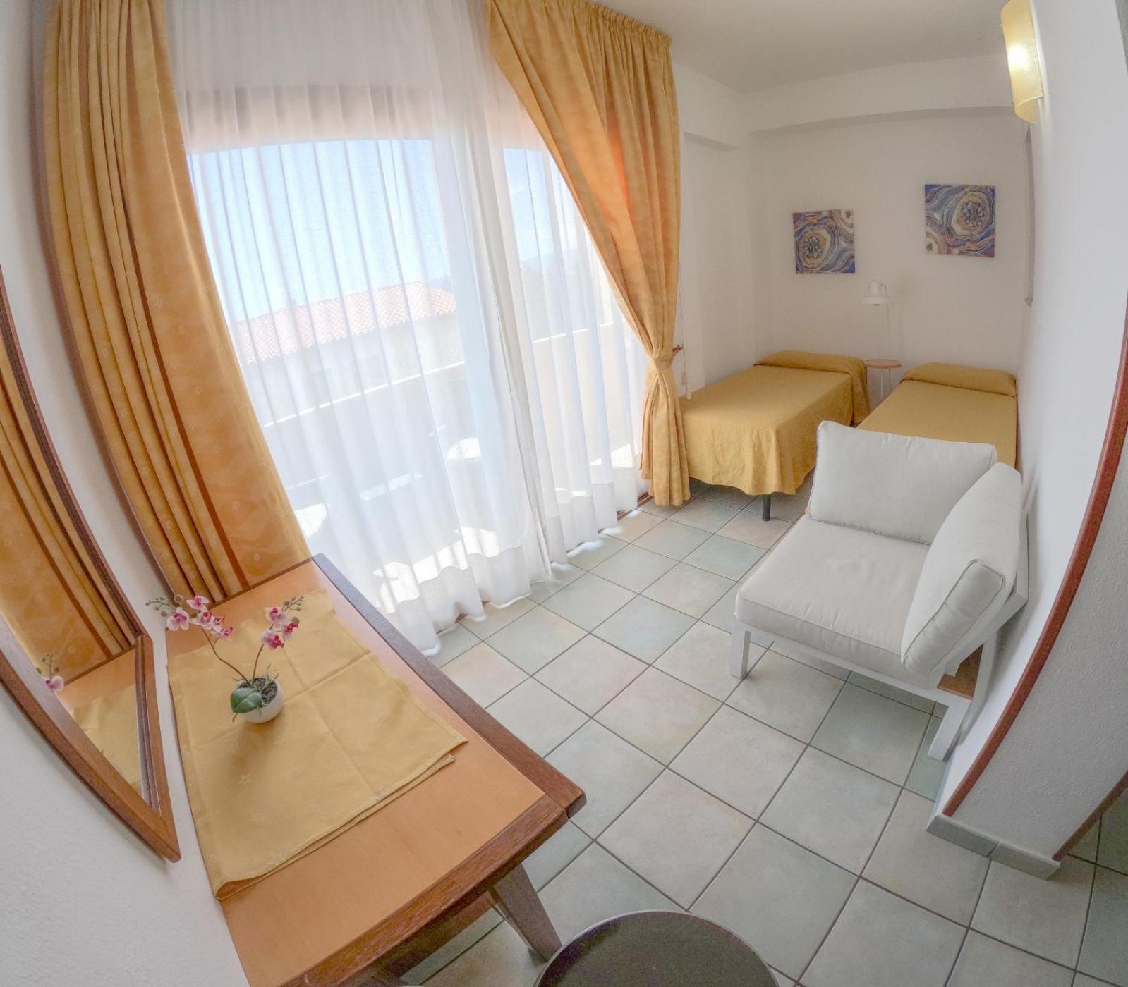 Hotel La Playa Cala Gonone Buitenkant foto