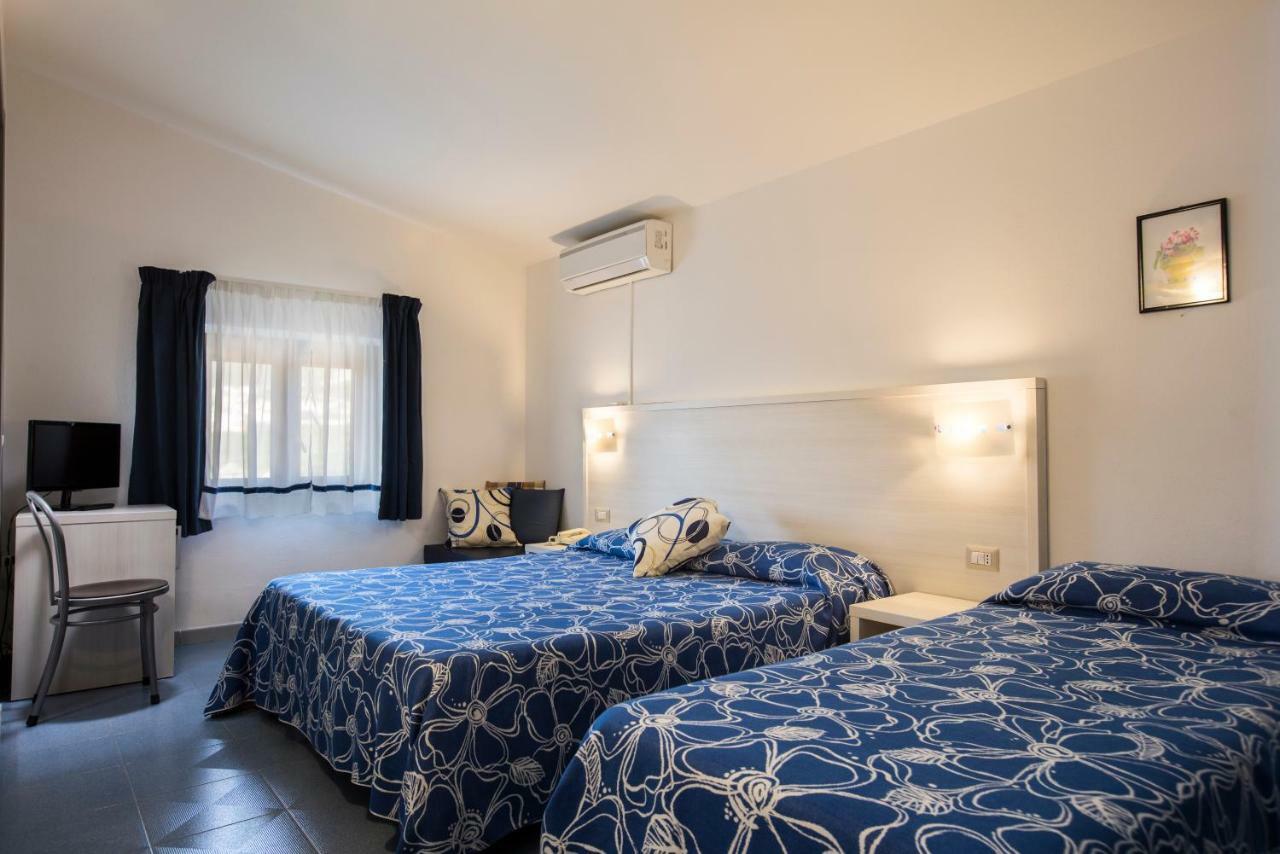 Hotel La Playa Cala Gonone Buitenkant foto