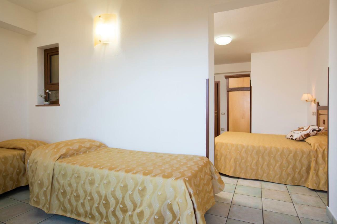 Hotel La Playa Cala Gonone Buitenkant foto
